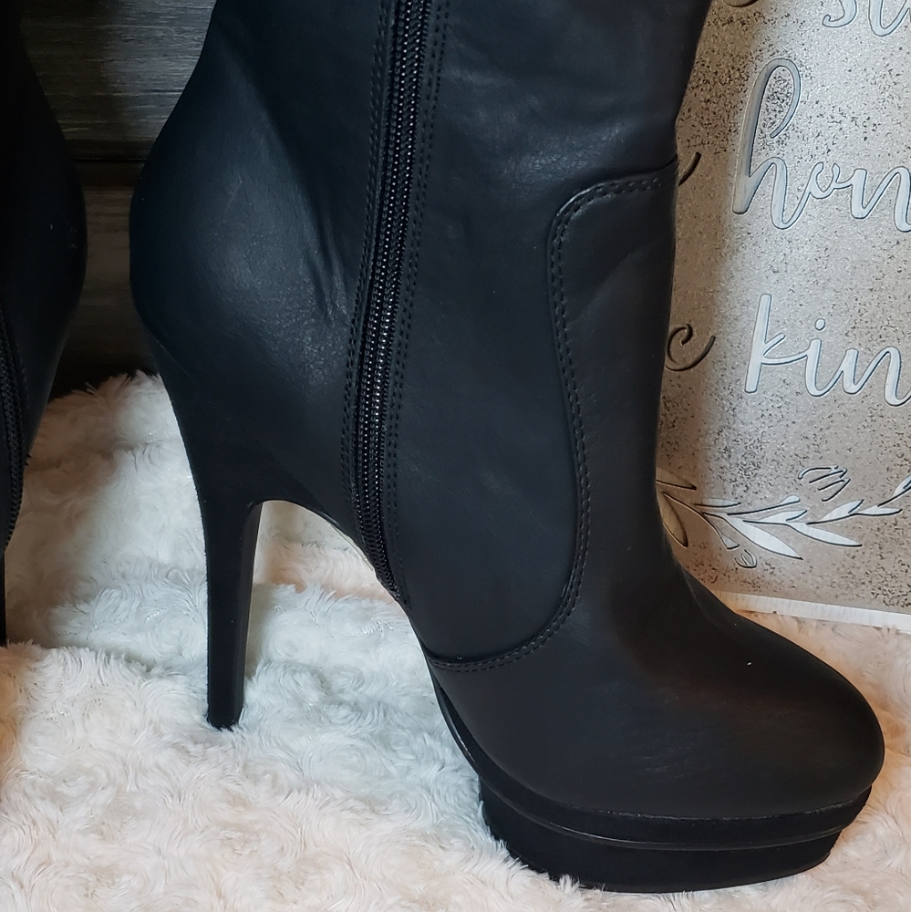 Colin Stuart thigh high boots - Picture 2 of 5